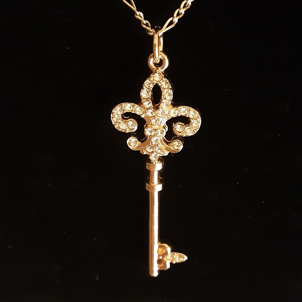 Hand Crafted Fleurdelis Key Necklace Gold